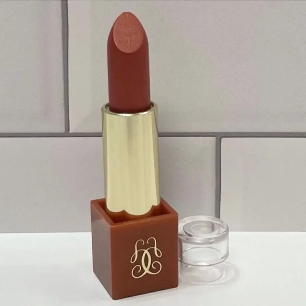 Guerlain 546 Fauve Seduisant Kiss Kiss Lipstick